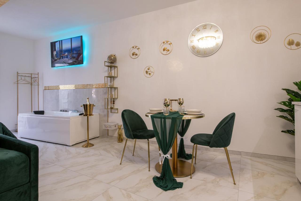 Fashion Apartment Gold Bologna With Jacuzzi & Car Garage 외부 사진