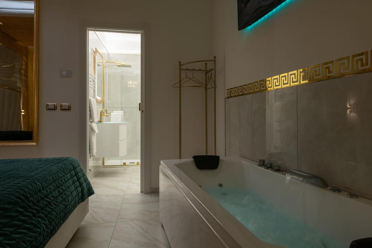 Fashion Apartment Gold Bologna With Jacuzzi & Car Garage 외부 사진